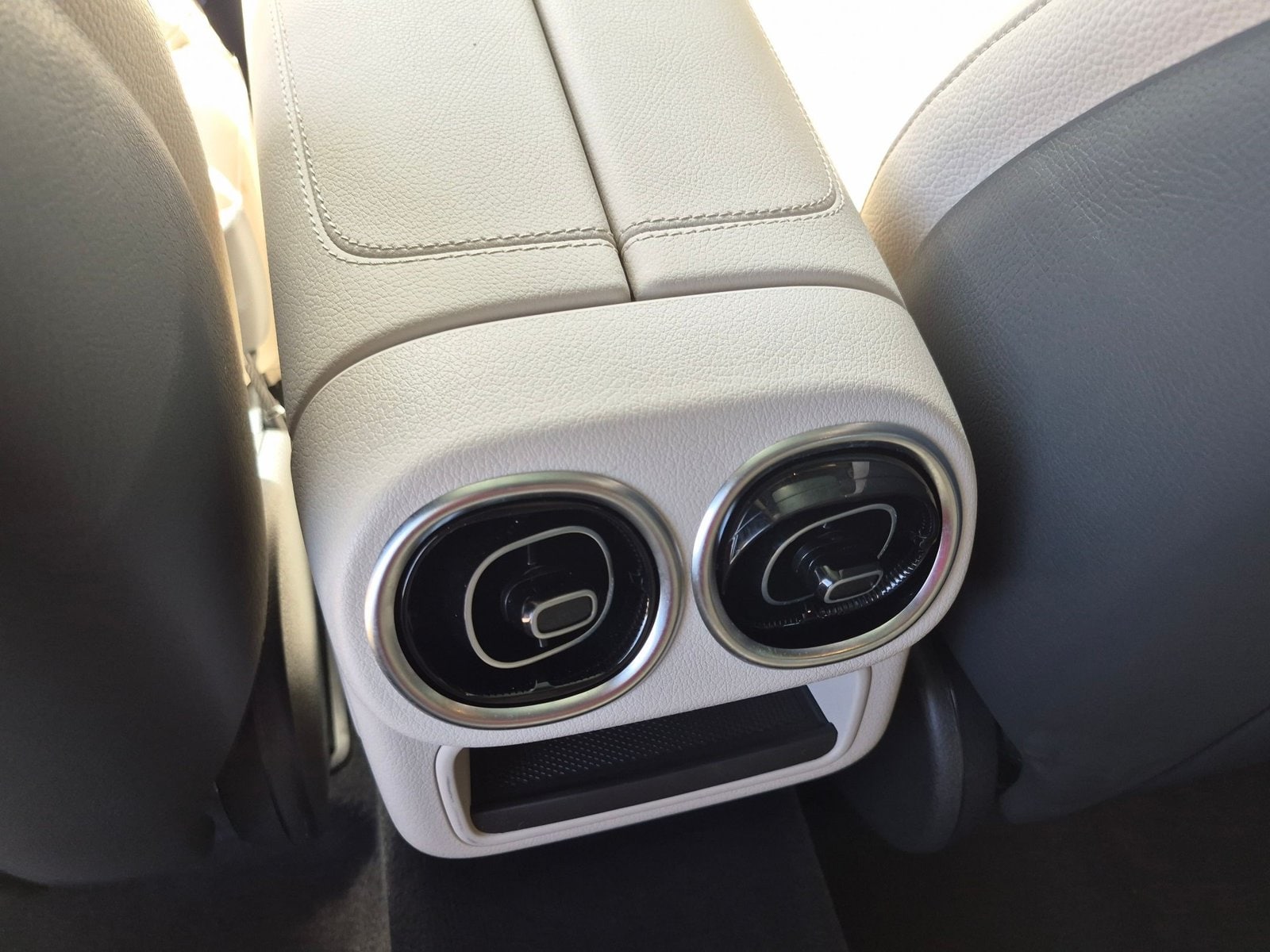 2026 Mercedes-Benz GLC Base - Photo 17