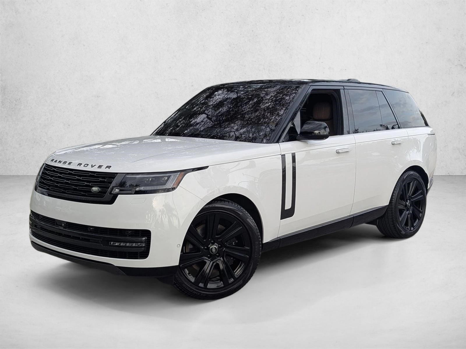 2023 Land Rover Range Rover SE's photo