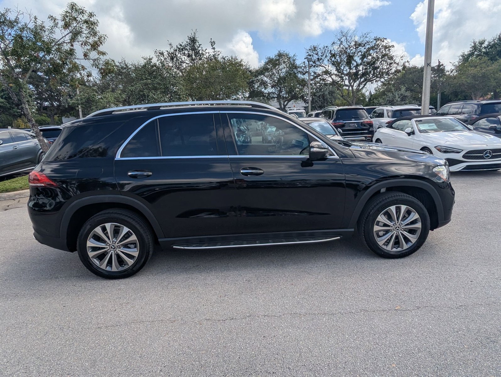 2020 Mercedes Benz GLE 4MATIC photo 4