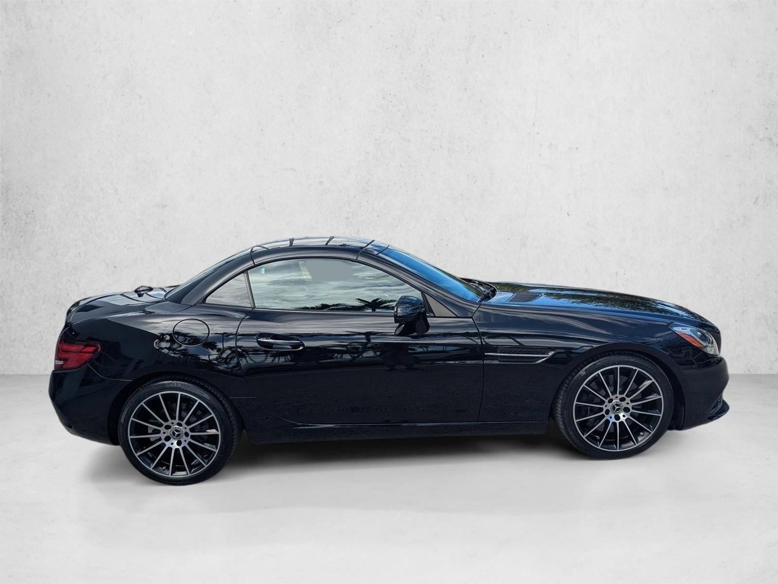 2019 Mercedes Benz SLC 300 photo 4