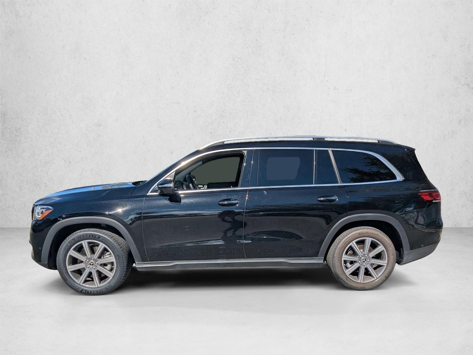 2023 Mercedes Benz GLS 450 4MATIC photo 2