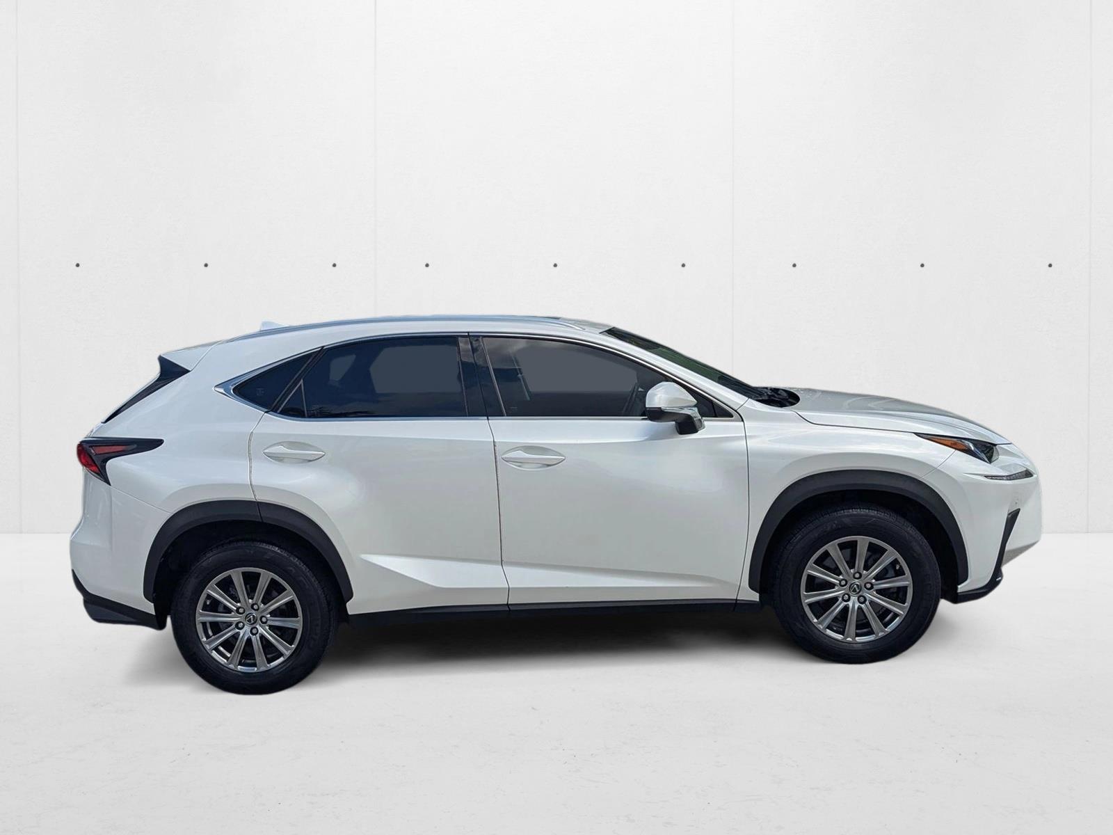 2019 Lexus NX 300 Luxury photo 4