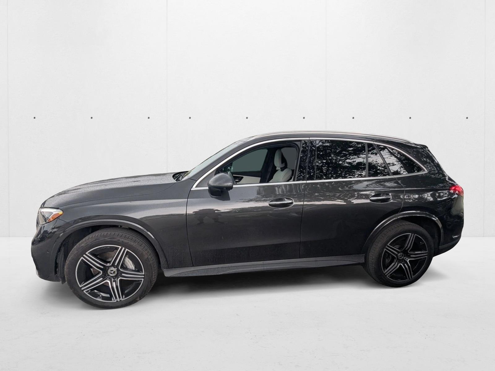 2025 Mercedes Benz GLC 300 photo 2