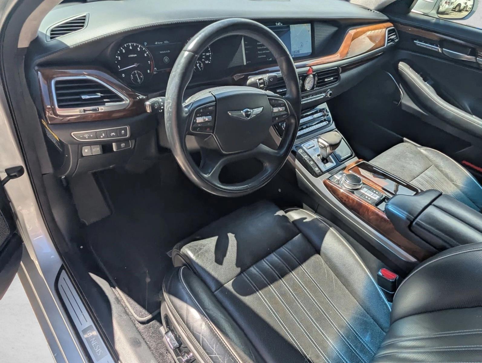 2017 Genesis G90 3.3T Premium photo 2