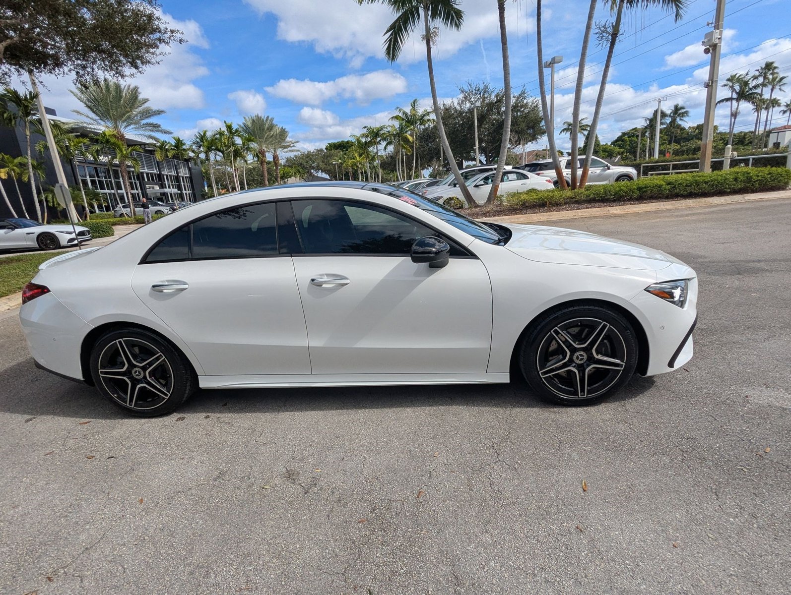 2024 Mercedes Benz CLA 250 4MATIC photo 4