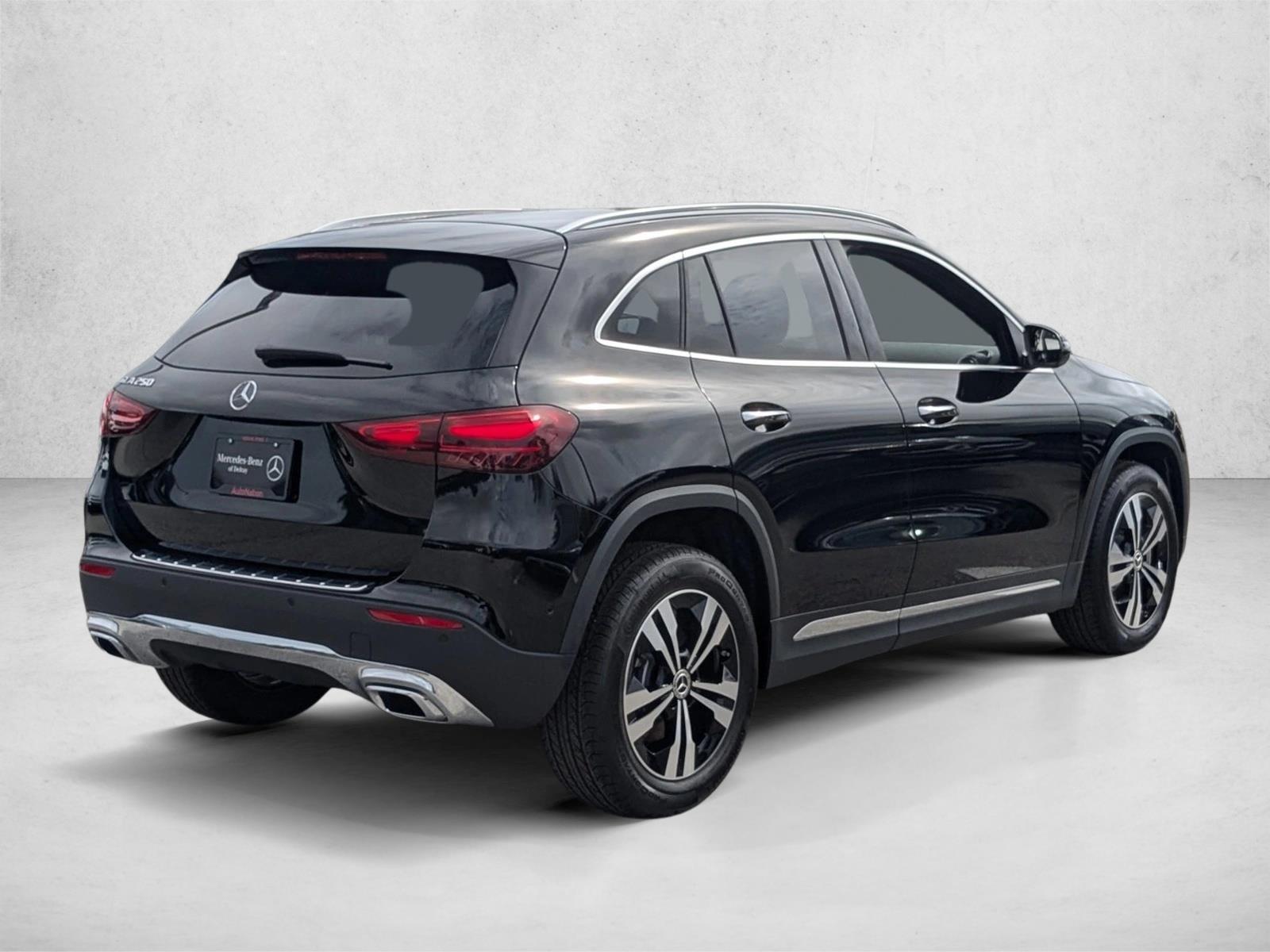 2025 Mercedes Benz GLA 250 photo 2