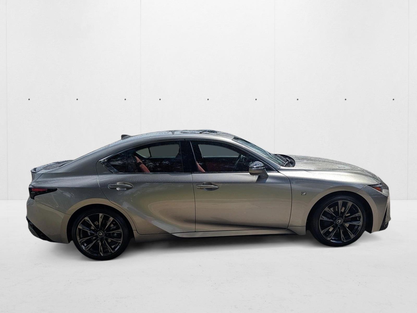 2023 Lexus IS F SPORT photo 4