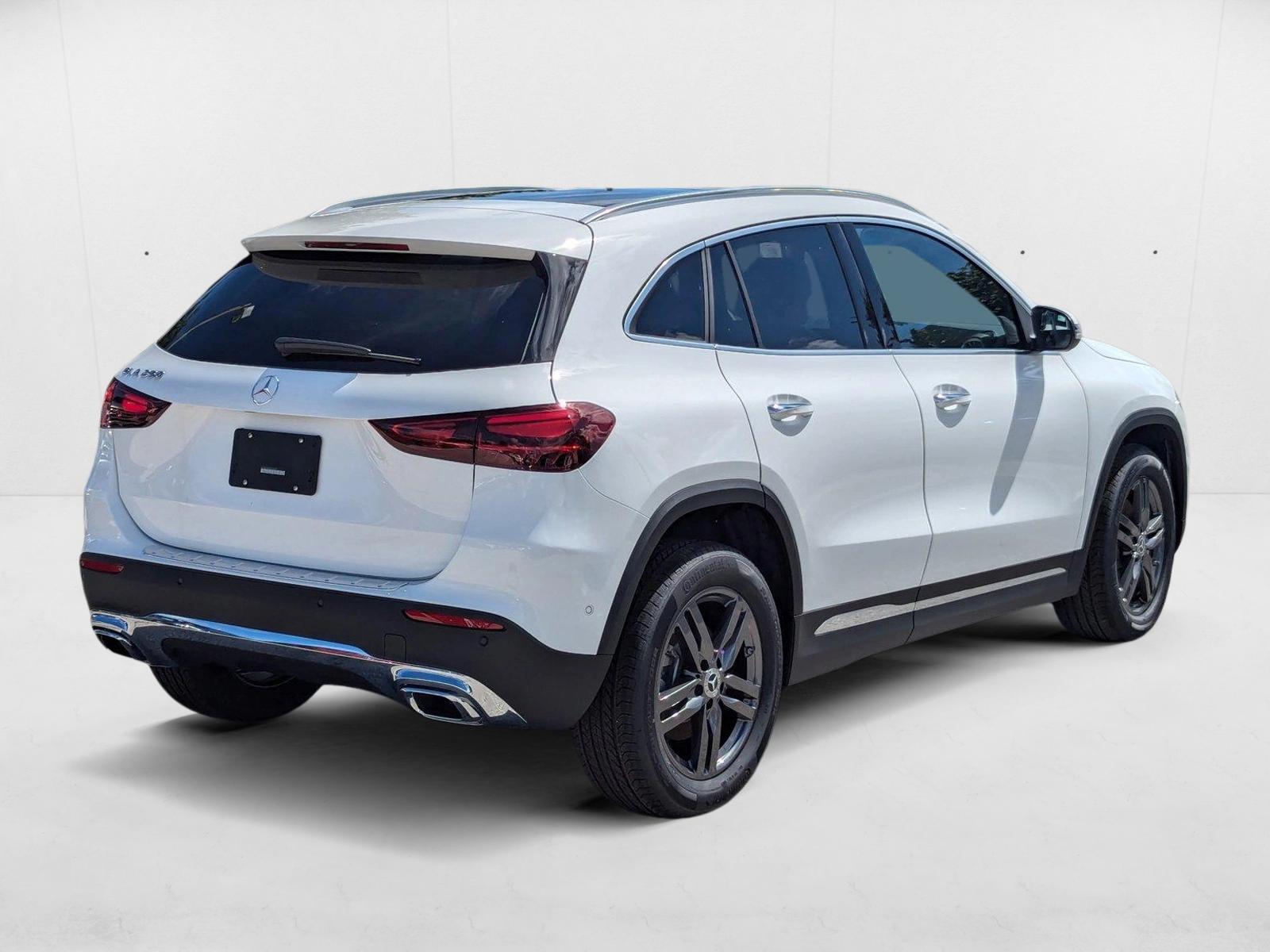 2025 Mercedes Benz GLA 250 photo 2