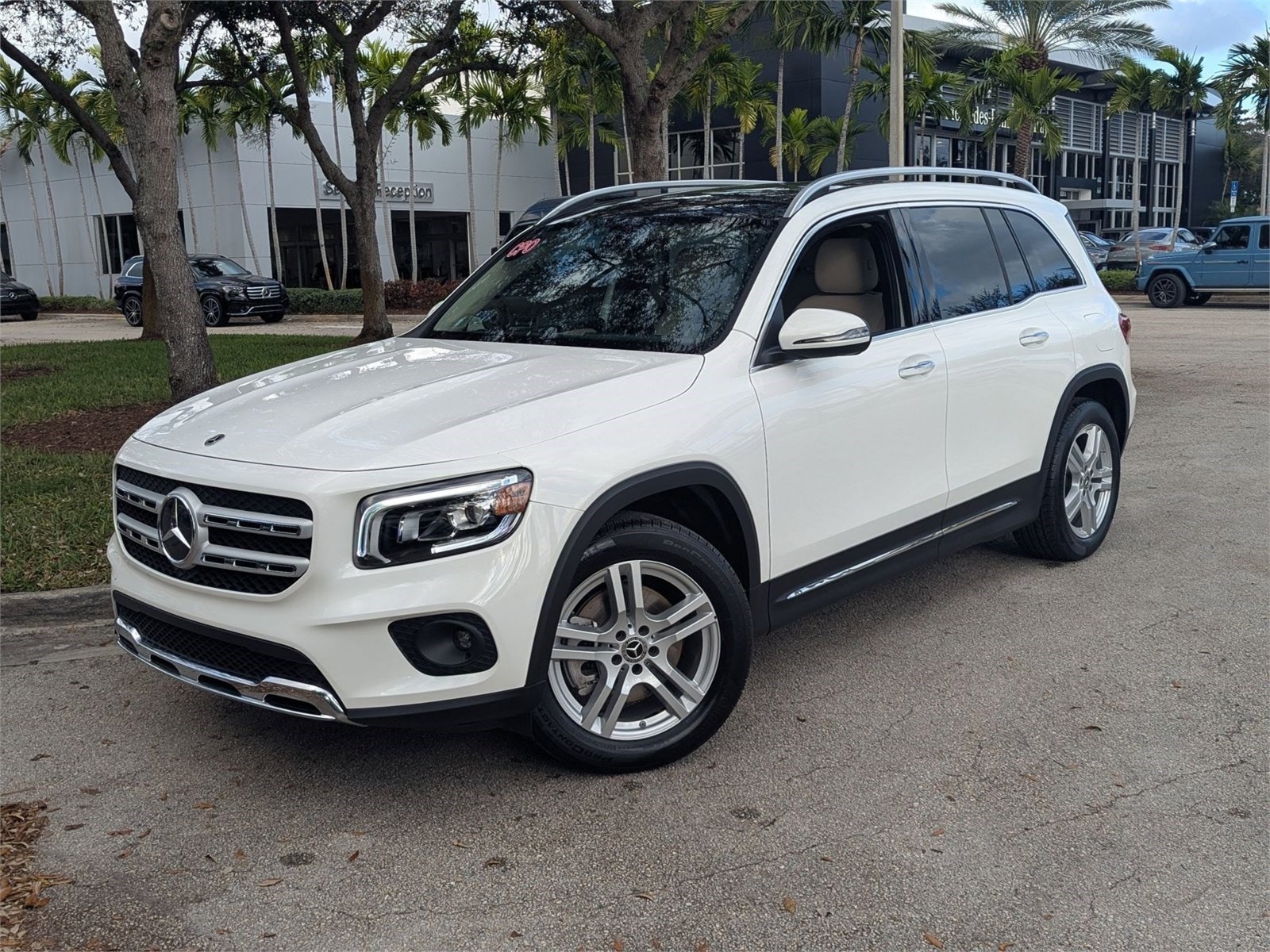 2023 Mercedes-Benz GLB Base's photo