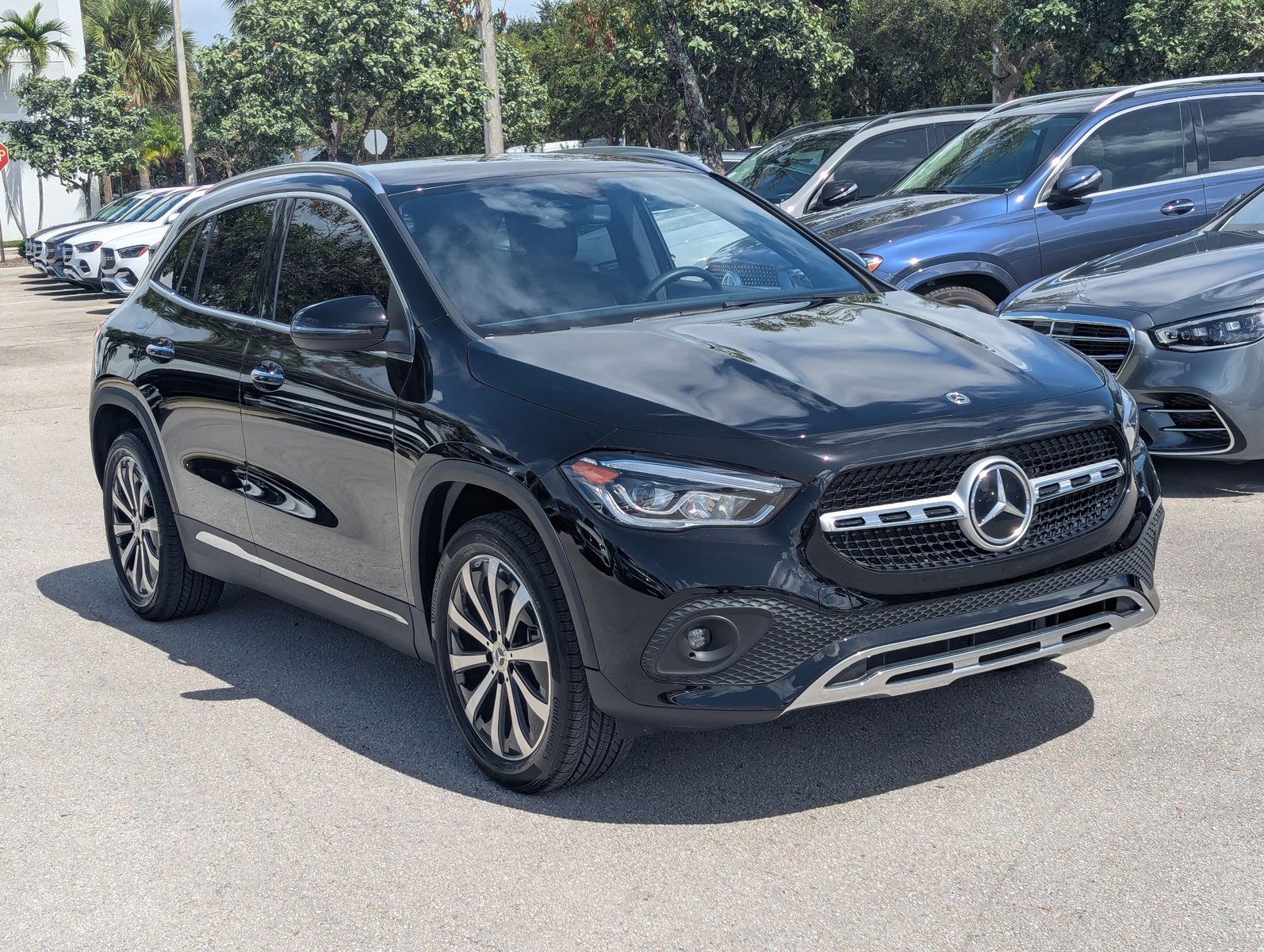 2022 Mercedes Benz GLA 250 photo 3