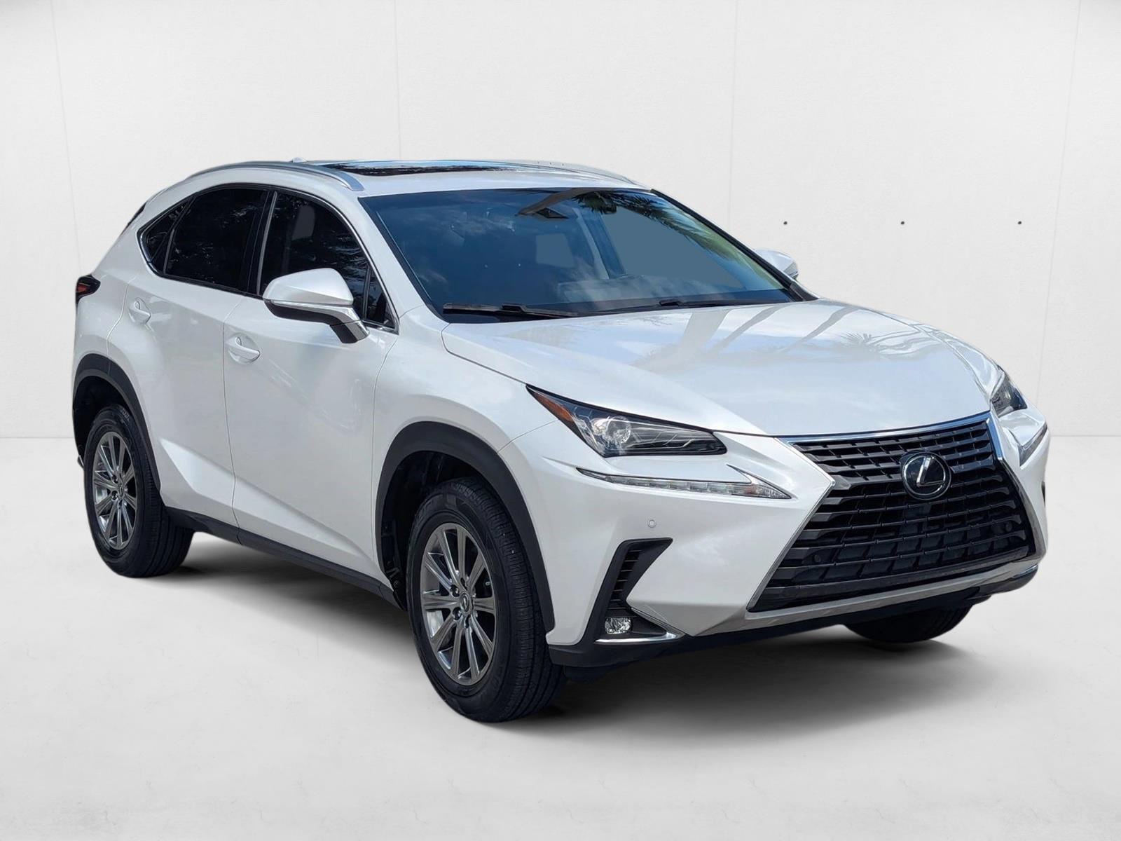 2019 Lexus NX 300 Luxury photo 3