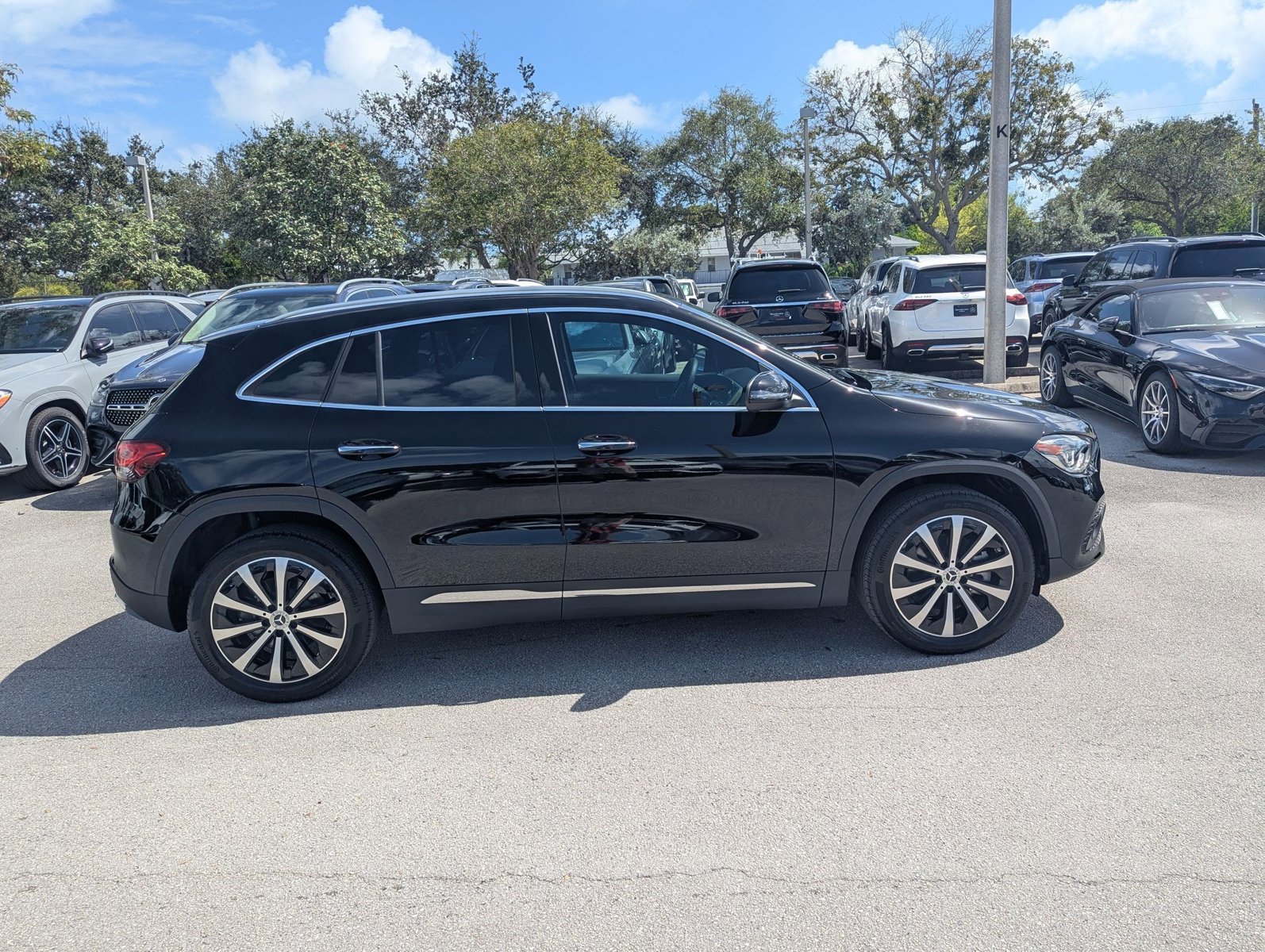 2022 Mercedes Benz GLA 250 photo 4