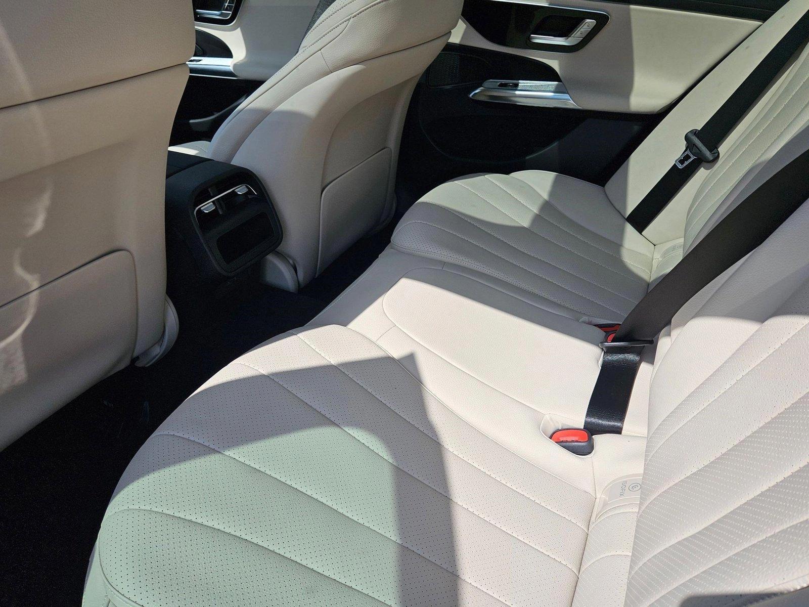 2025 Mercedes-Benz E-Class E350 - Photo 15