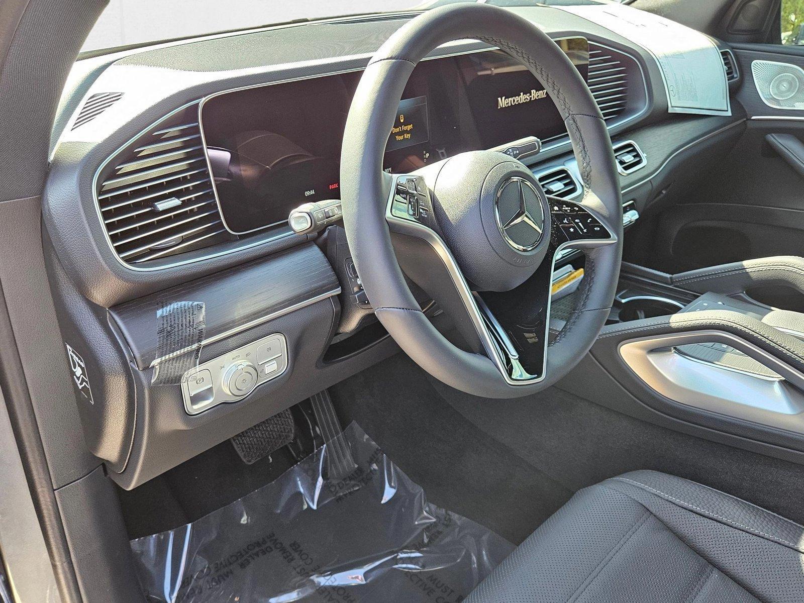 2025 Mercedes Benz GLE 580 4MATIC photo 3
