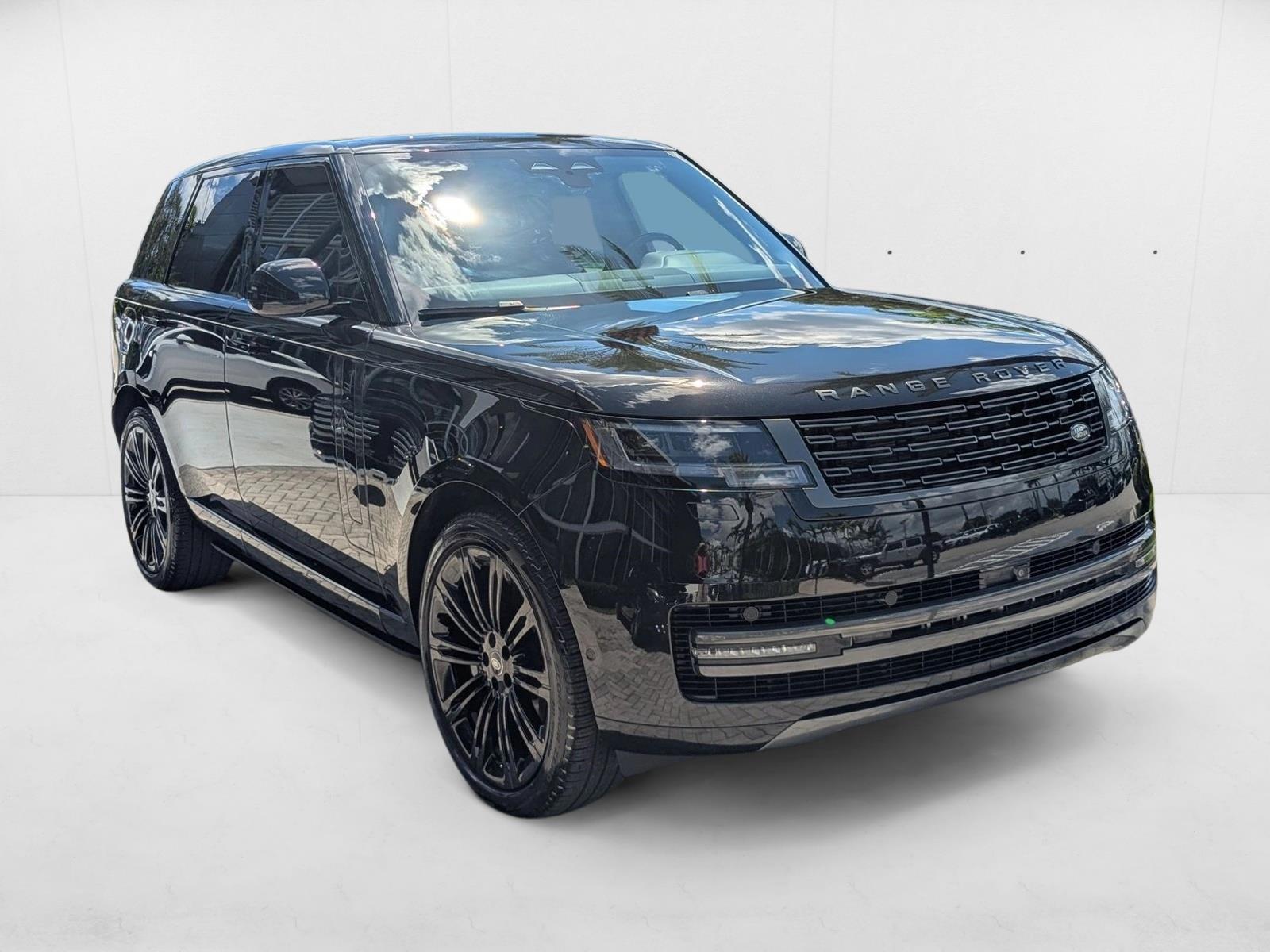 2024 Land Rover Range Rover SE photo 3
