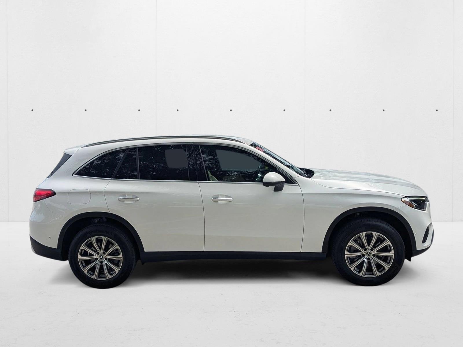 2025 Mercedes Benz GLC 300 4MATIC photo 3