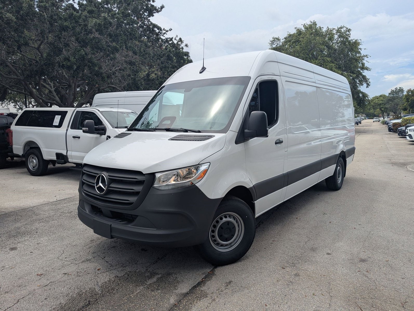 2026 Mercedes-Benz Sprinter 2500 170 WB HO High Roof's photo