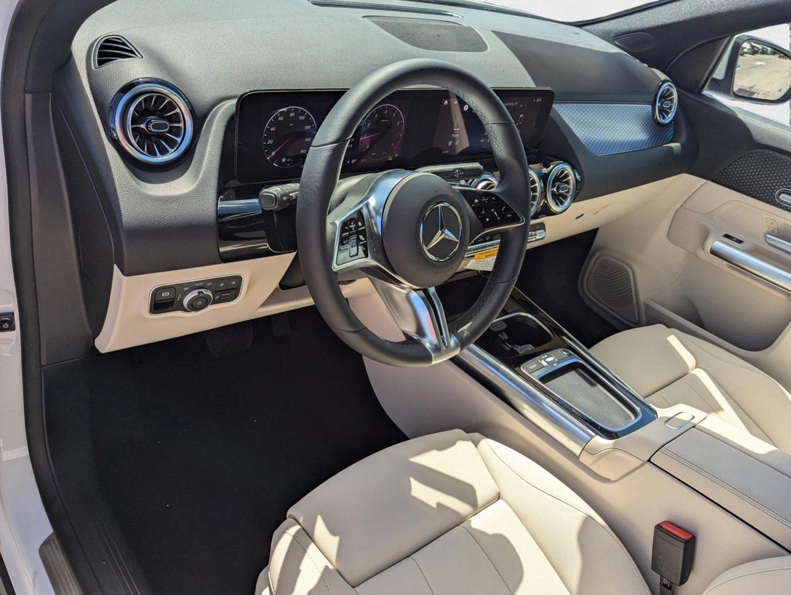 2025 Mercedes Benz GLA 250 photo 3