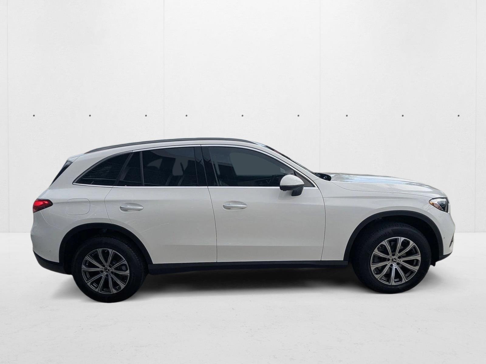 2025 Mercedes Benz GLC 300 4MATIC photo 3