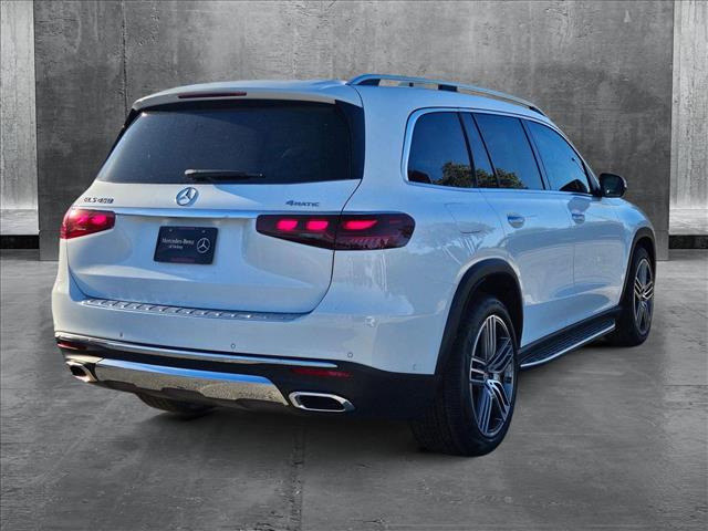 2025 Mercedes Benz GLS 450 4MATIC photo 2