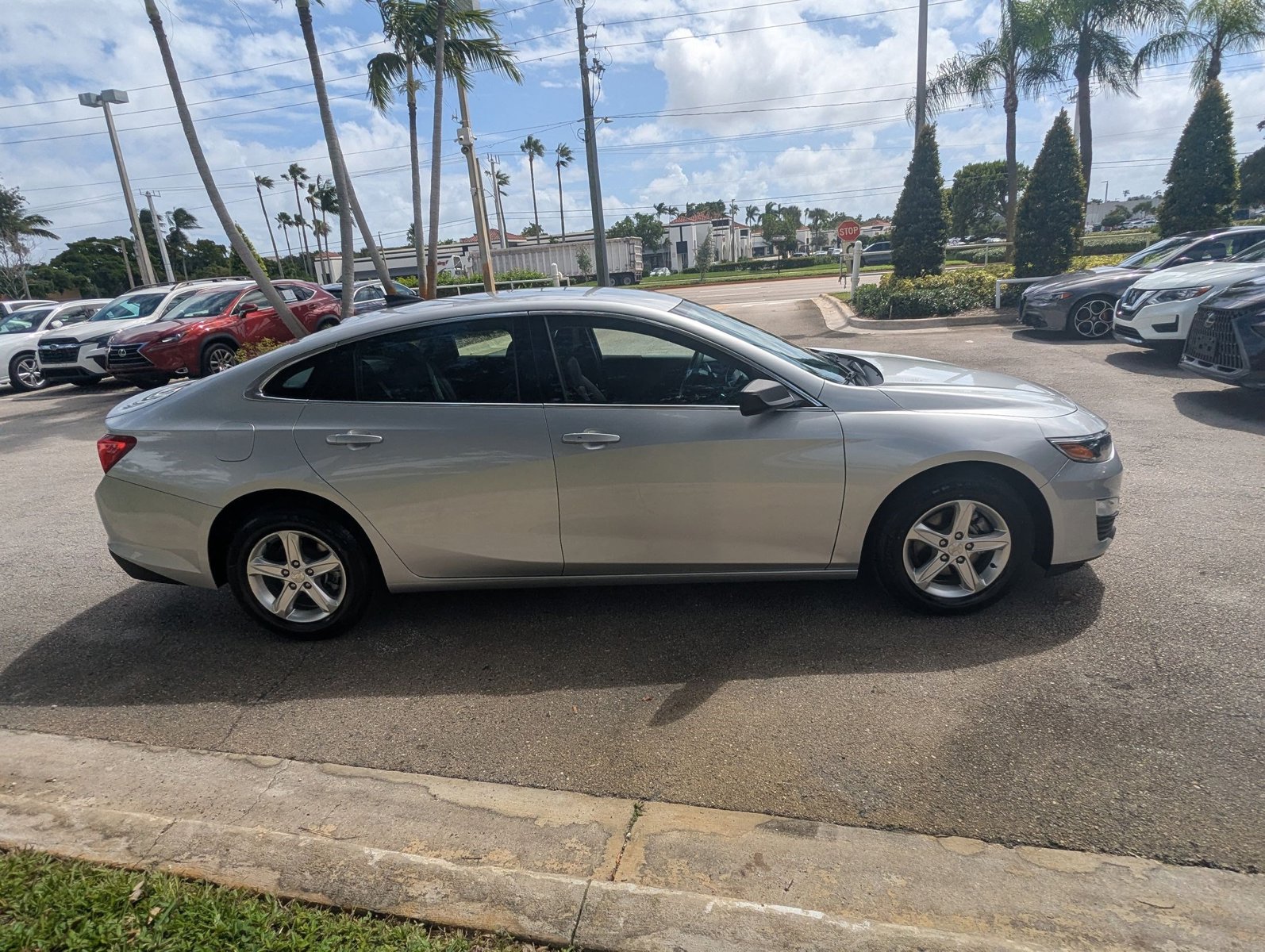 2021 Chevrolet Malibu LS photo 3