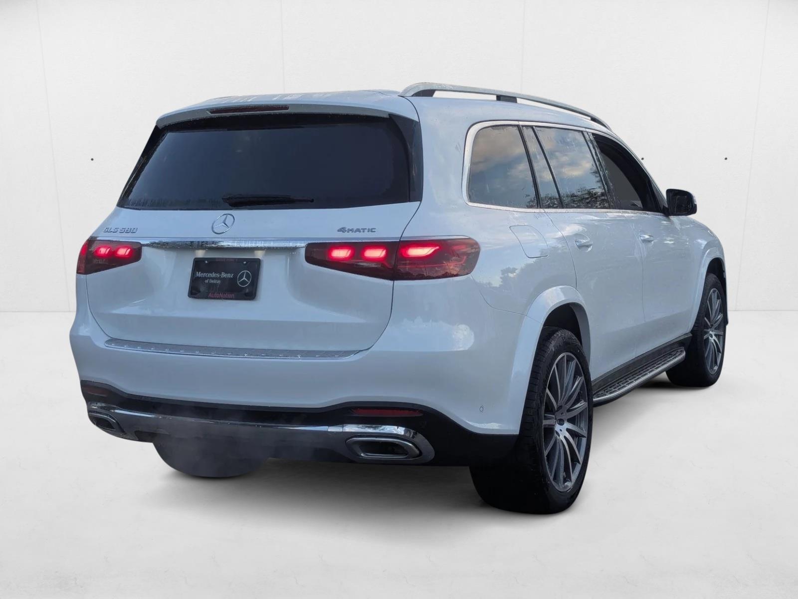 2026 Mercedes Benz GLS 580 4MATIC photo 2