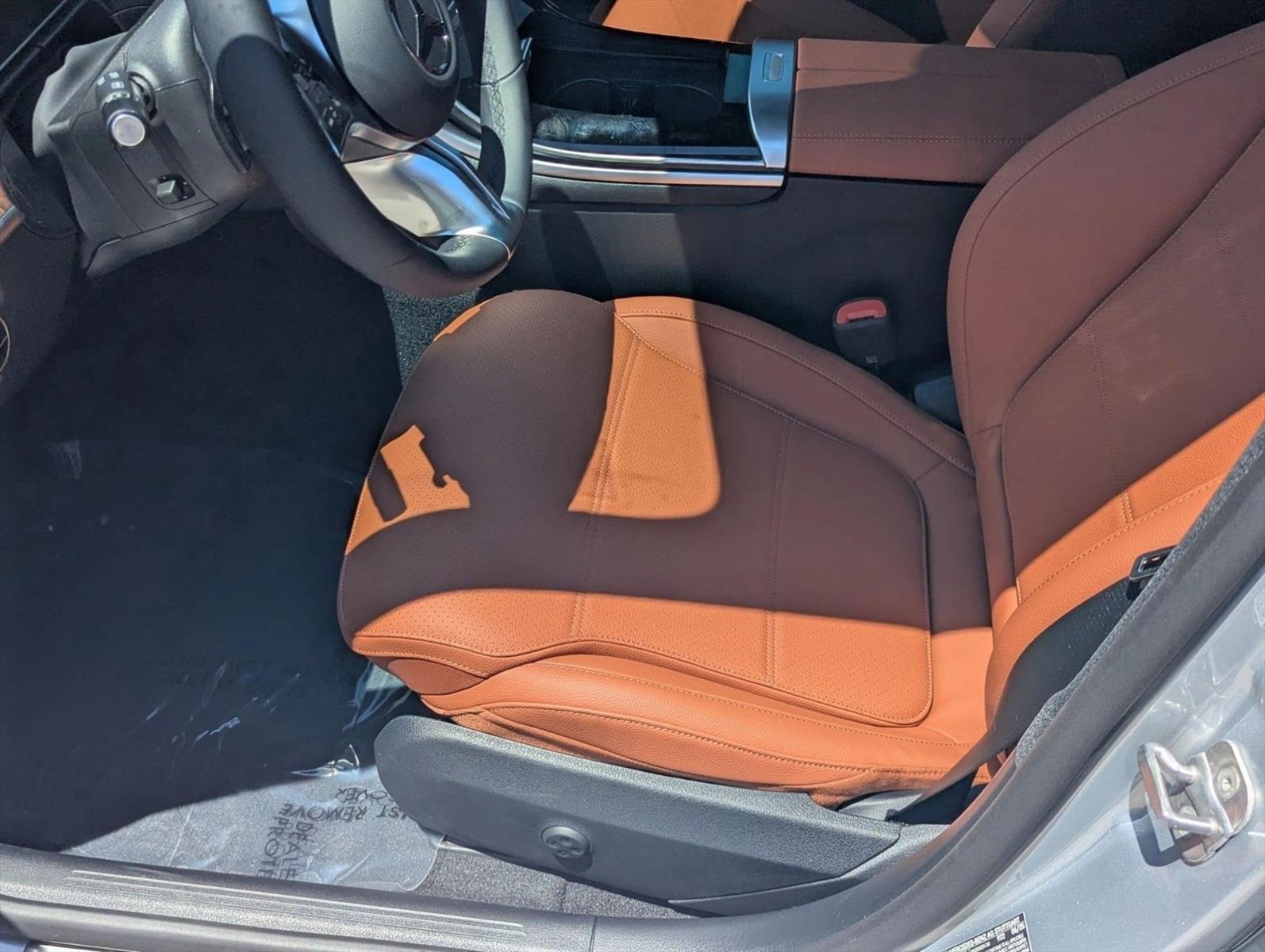 2025 Mercedes Benz C 300 Sedan photo 4