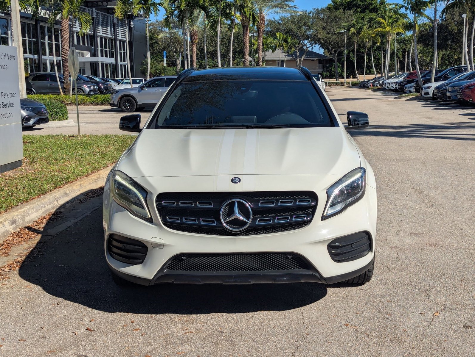 2018 Mercedes Benz GLA 250 4MATIC photo 2