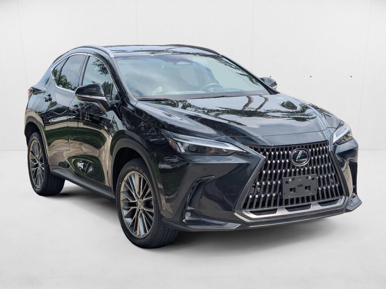 2023 Lexus NX Premium photo 3
