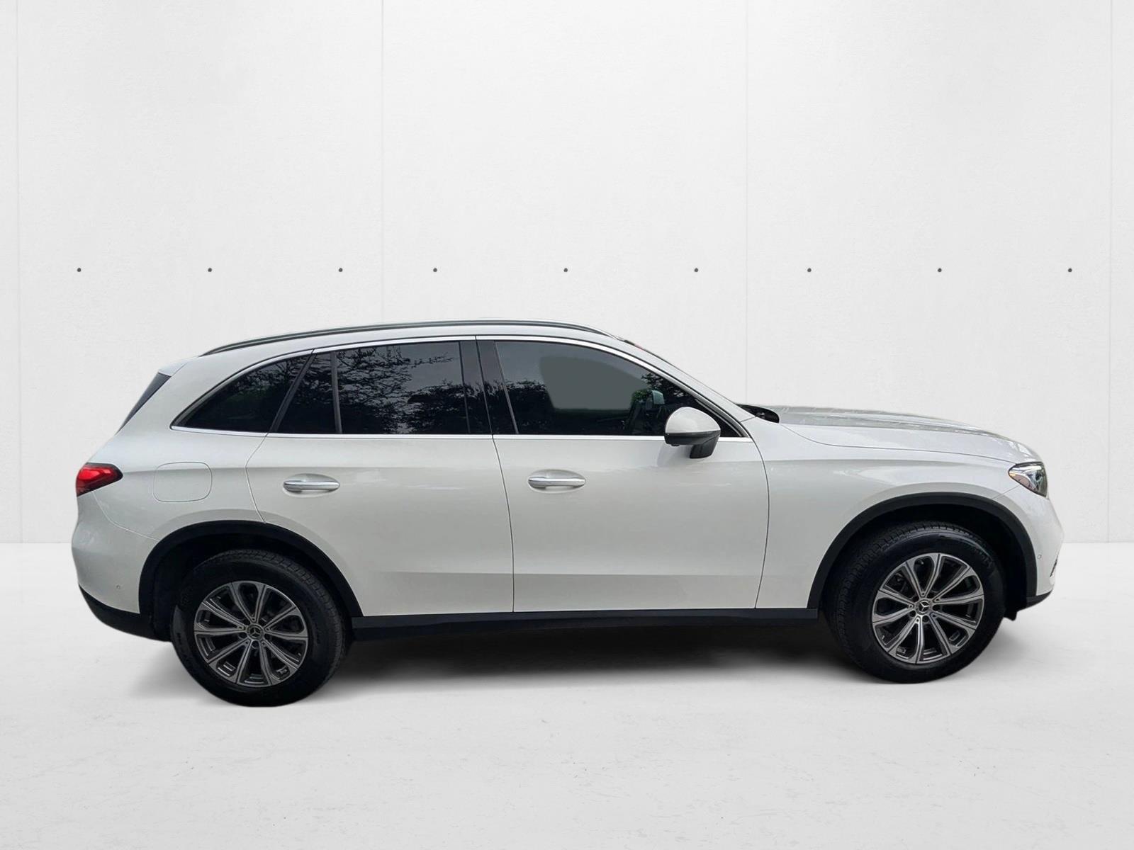 2025 Mercedes Benz GLC 300 4MATIC photo 2