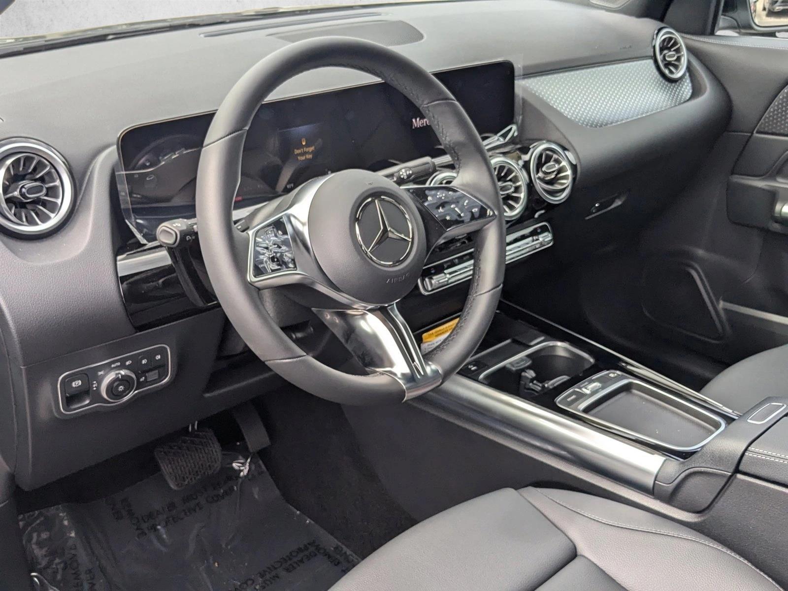 2025 Mercedes Benz GLA 250 photo 3