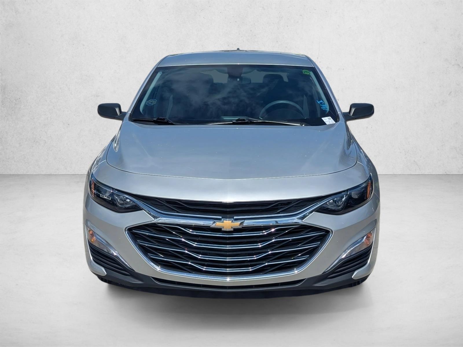2021 Chevrolet Malibu LS photo 2