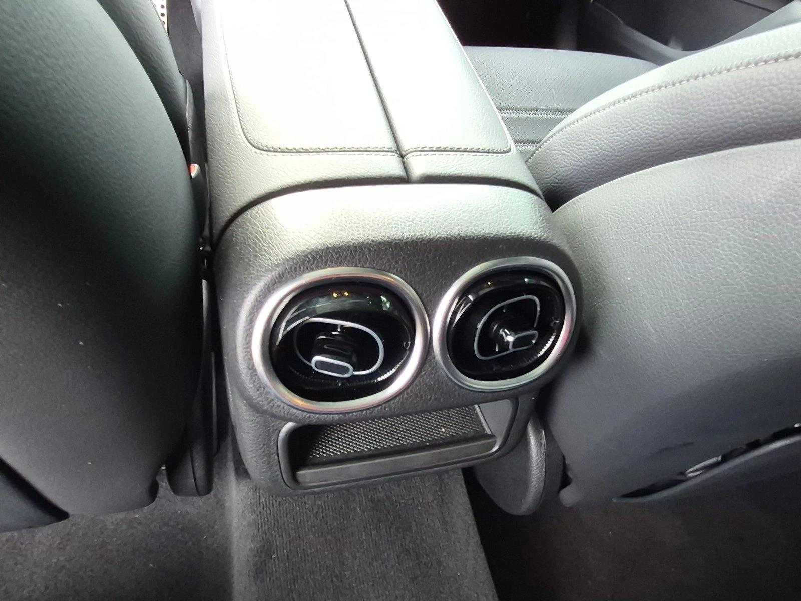 2026 Mercedes-Benz GLC Base - Photo 17