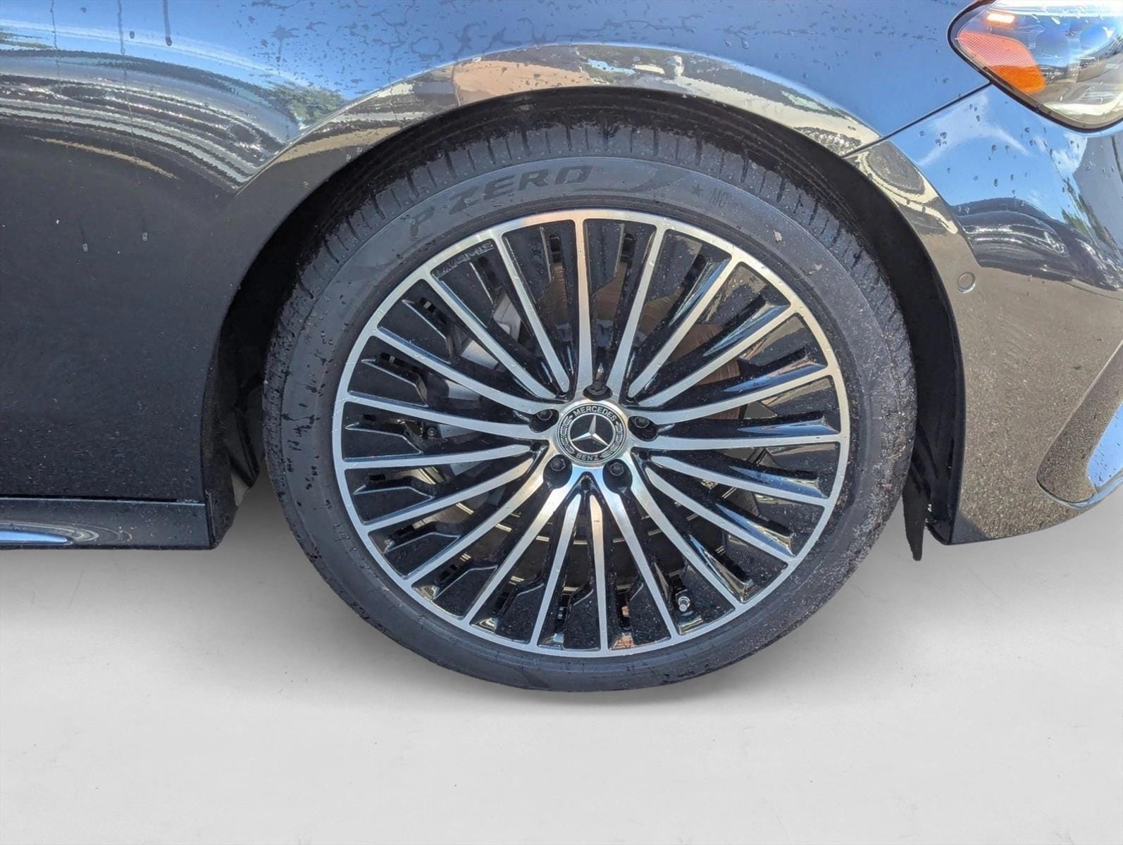 2026 Mercedes-Benz E-Class E350 - Photo 9