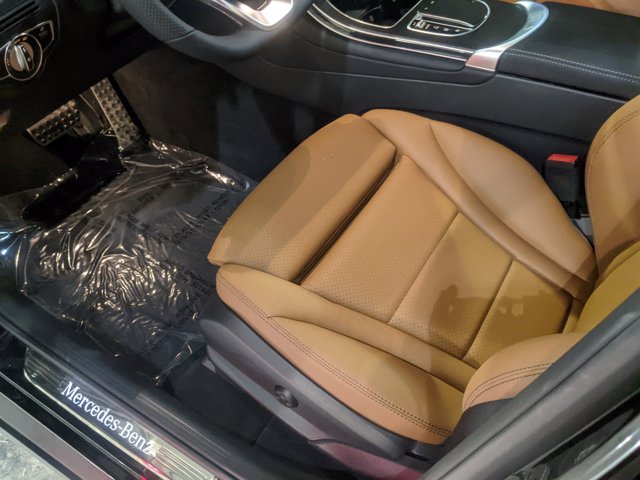 2022 Mercedes Benz GLC 300 photo 4