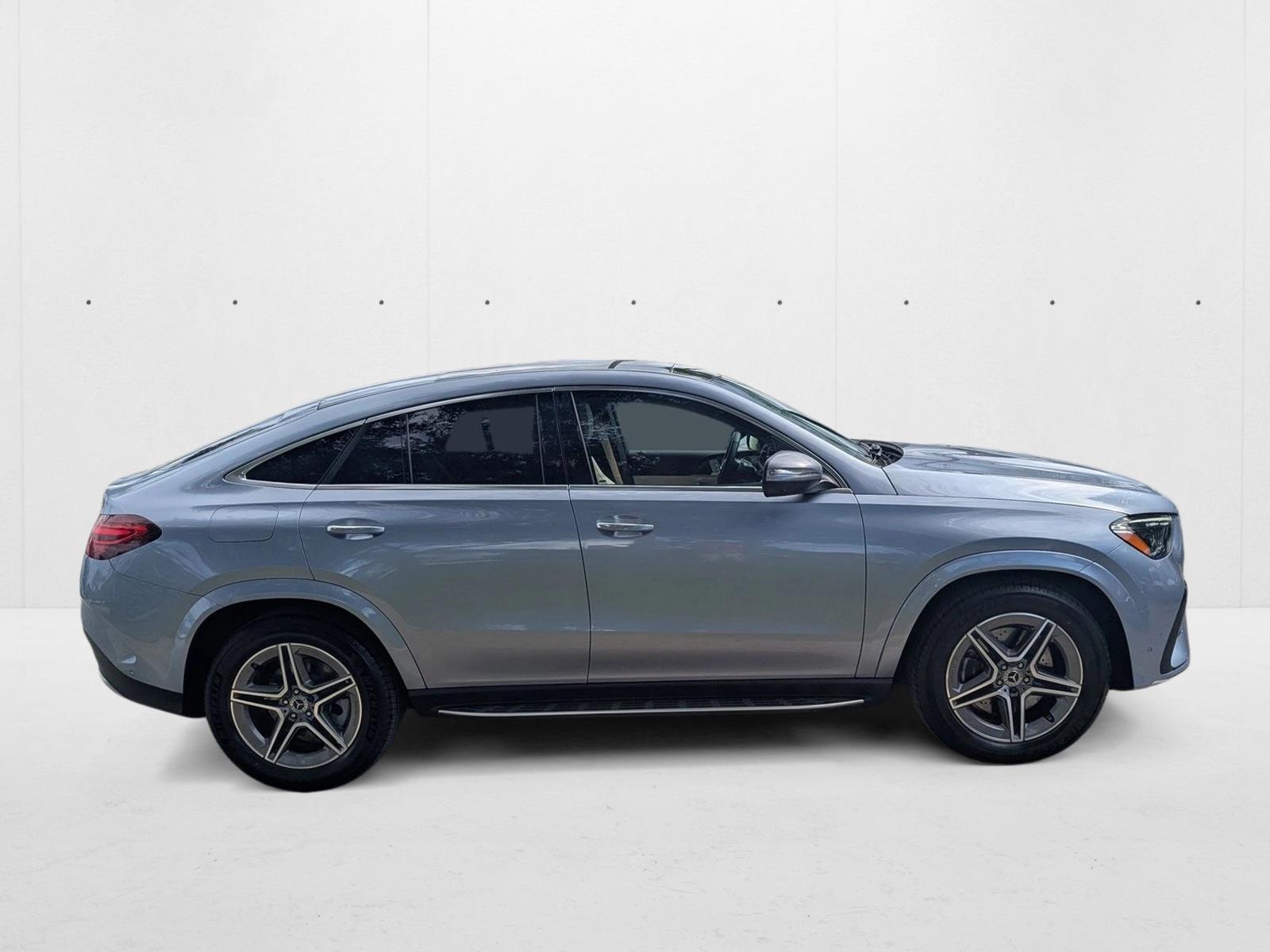 2025 Mercedes Benz GLE 450 4MATIC photo 4