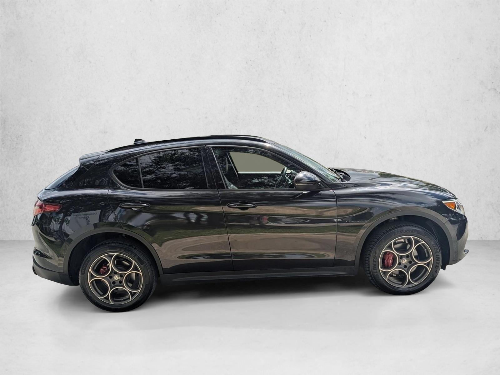 2022 Alfa Romeo Stelvio Sprint photo 4