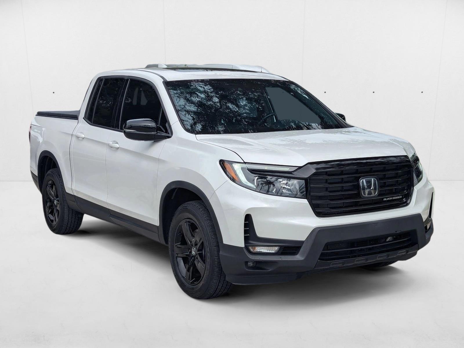 2021 Honda Ridgeline Black Edition photo 3