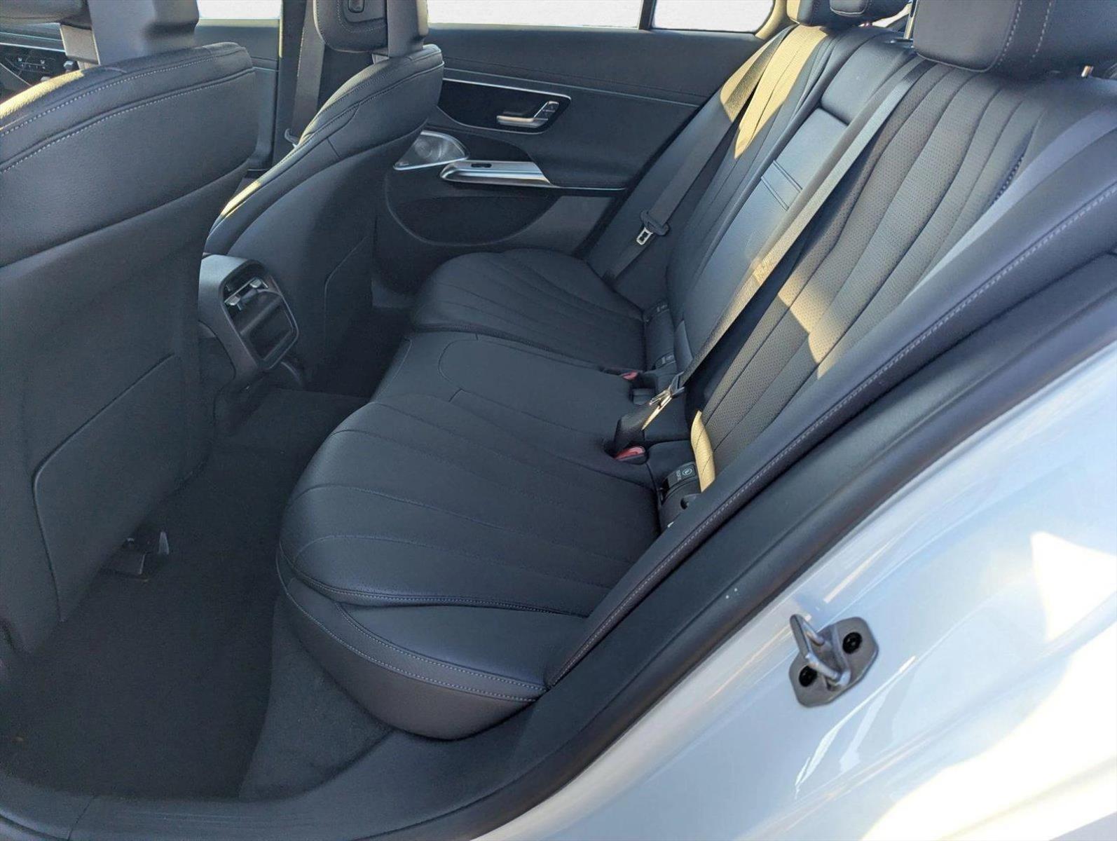 2025 Mercedes-Benz E-Class E350 - Photo 13