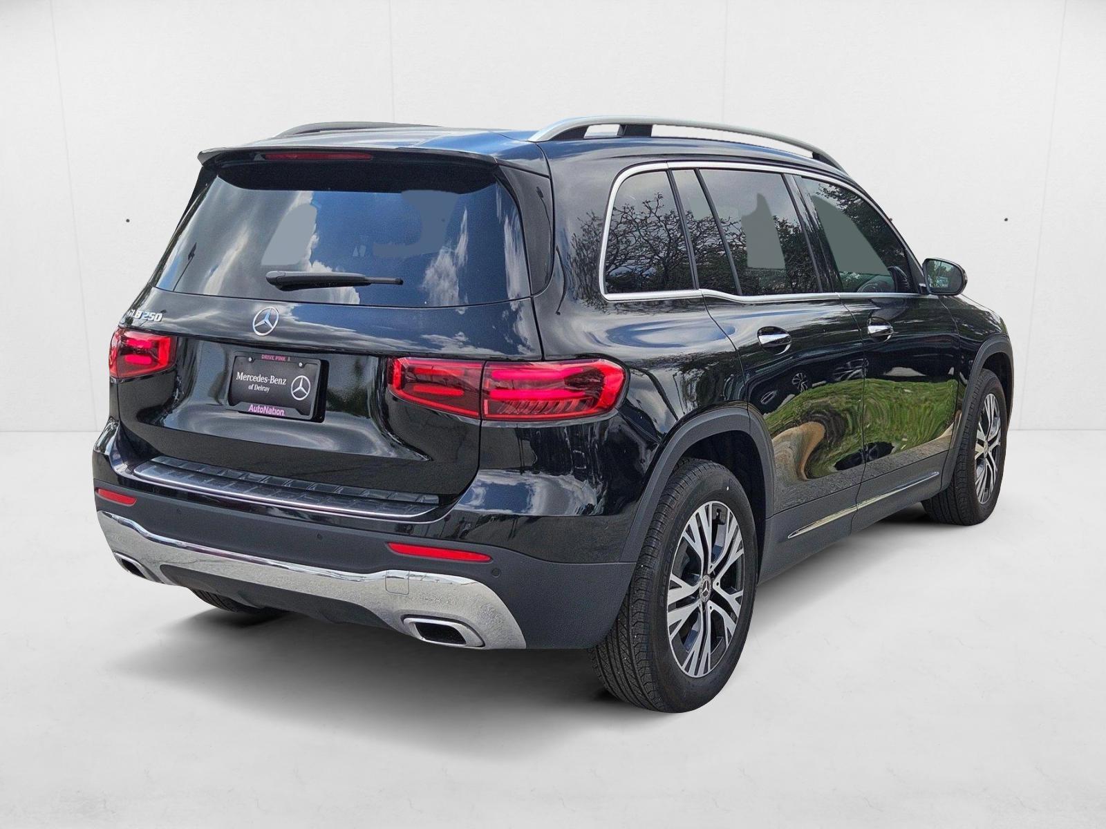 2024 Mercedes Benz GLB 250 photo 2