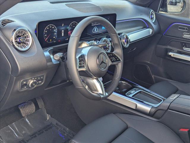 2025 Mercedes Benz GLB 250 photo 3