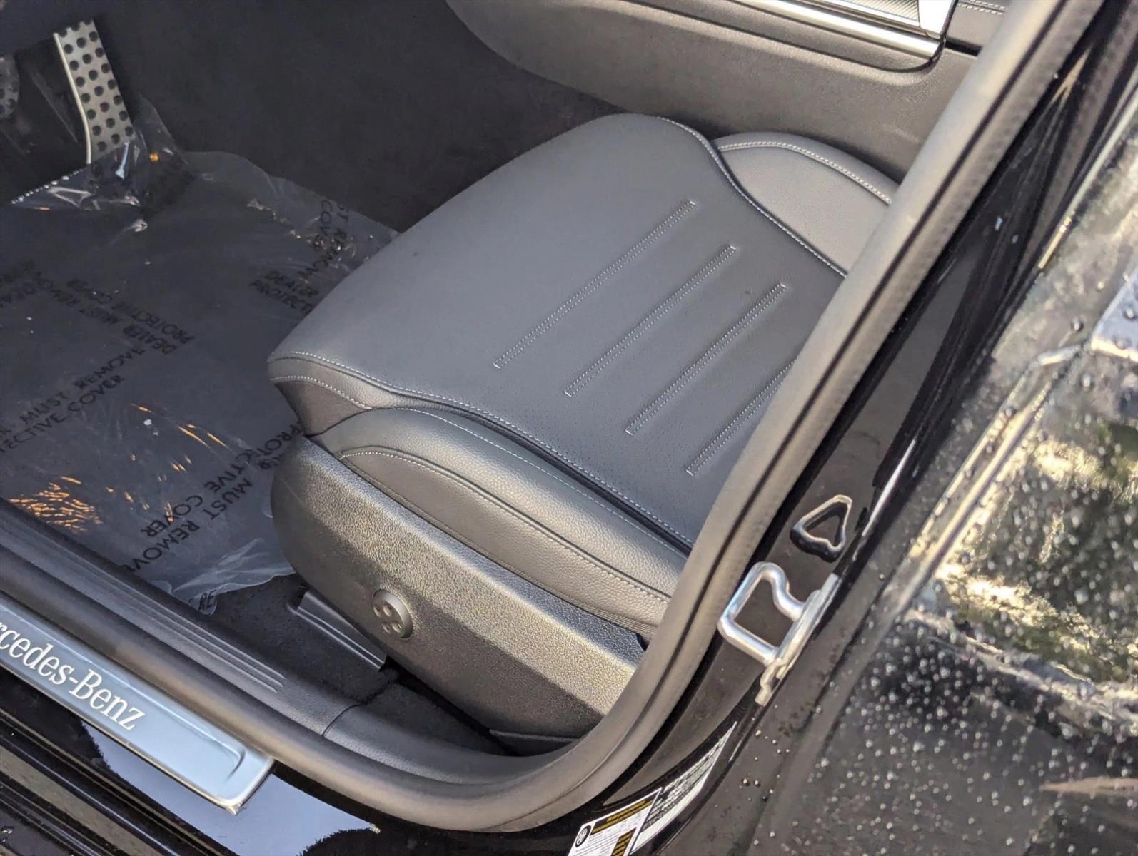 2024 Mercedes Benz C 300 Sedan photo 4