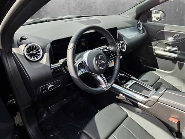 2025 Mercedes Benz GLA 250 photo 3
