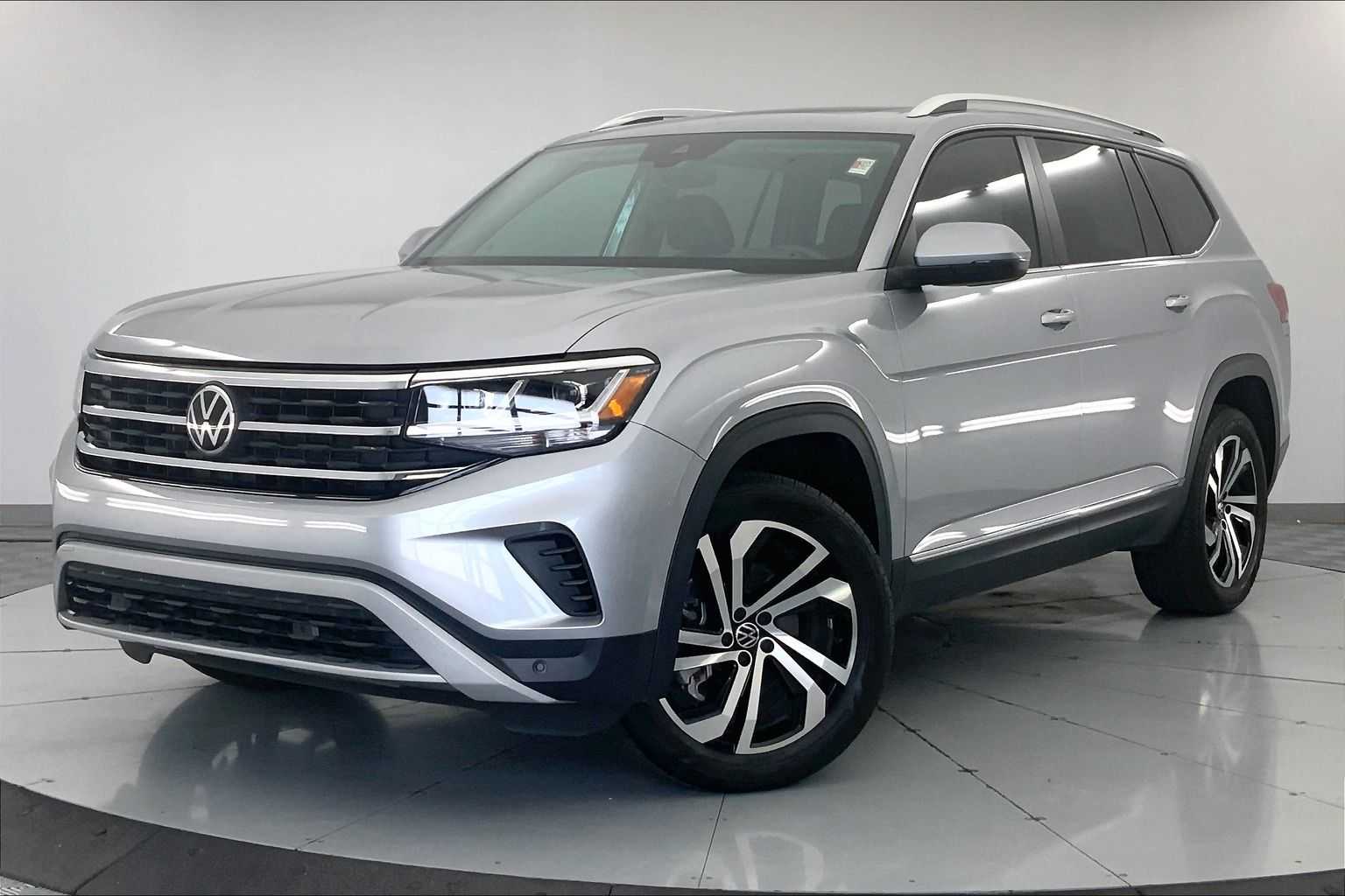 2023 Volkswagen Atlas SEL -
                  Urbandale, IA