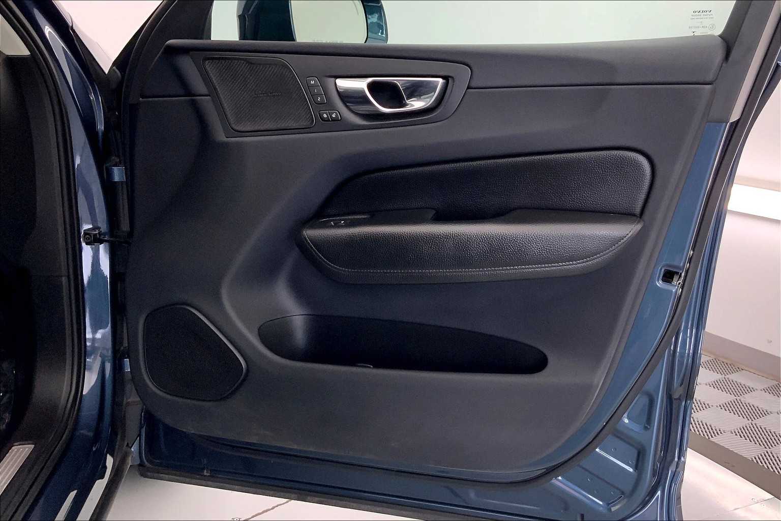 Thumbnail: 2019 Volvo XC60 - 24