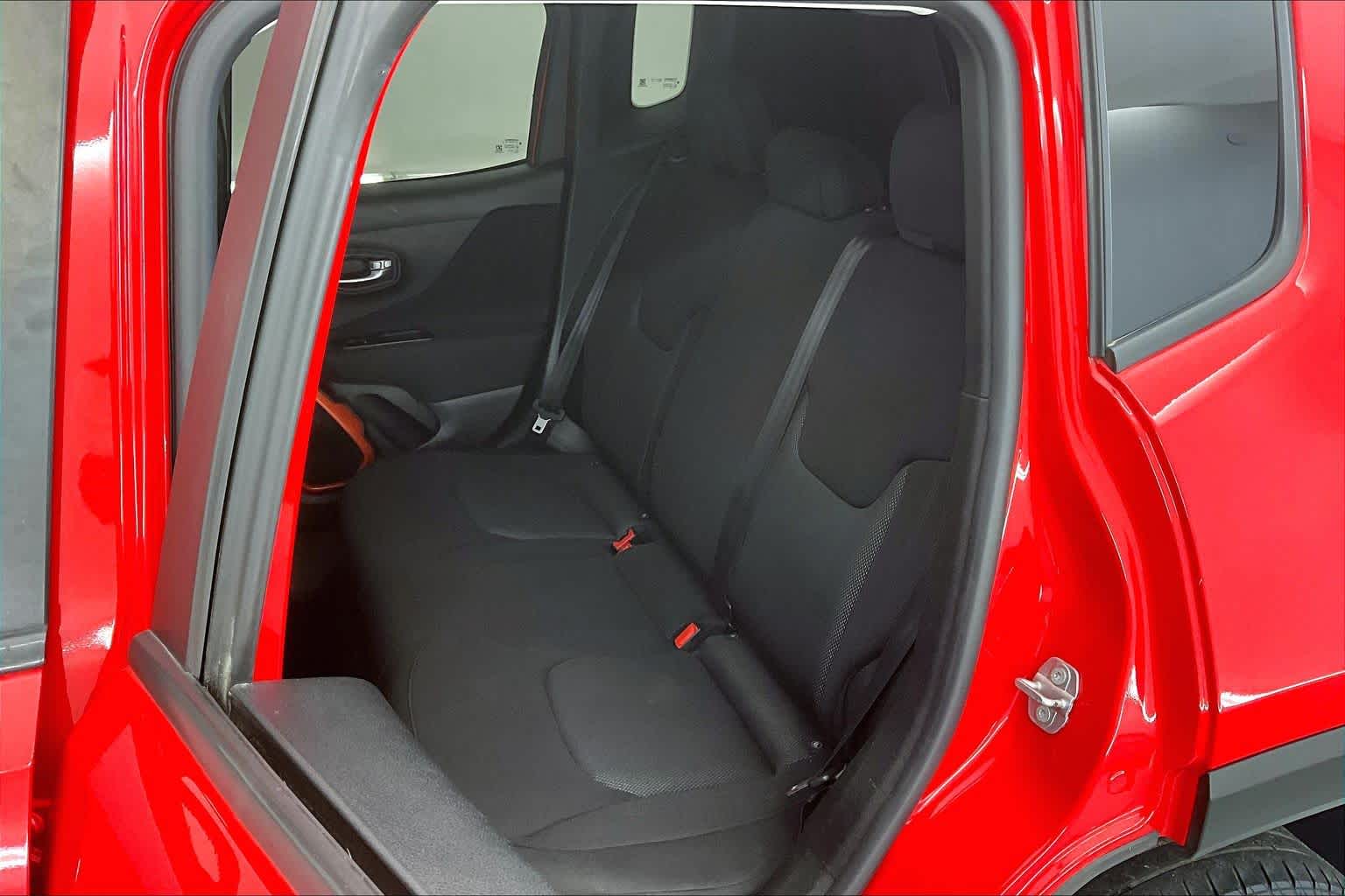 Thumbnail: 2018 Jeep Renegade - 13