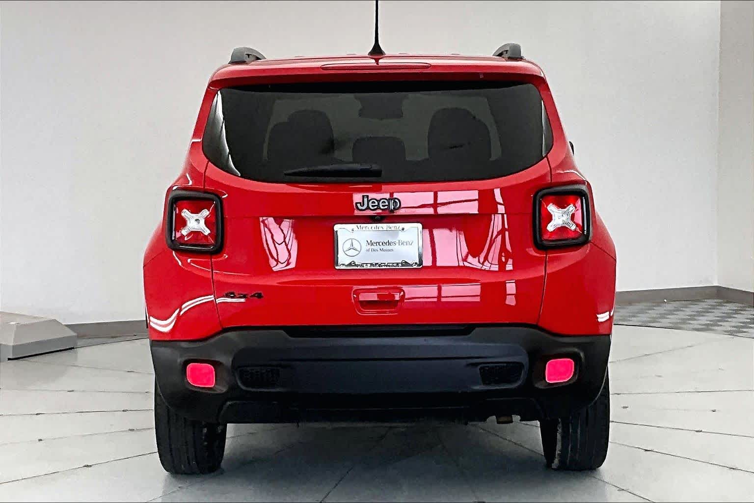 Thumbnail: 2018 Jeep Renegade - 5
