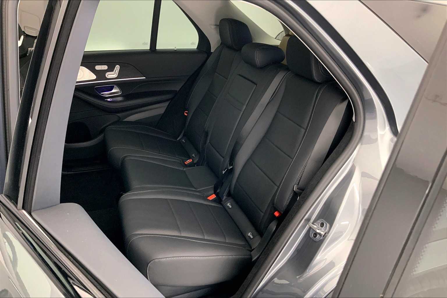 Thumbnail: 2026 Mercedes-Benz GLE - 13