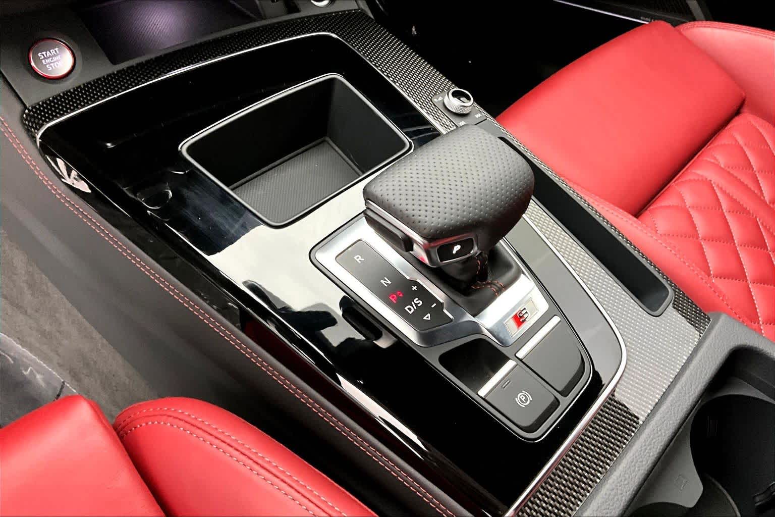 Thumbnail: 2024 Audi SQ5 - 16