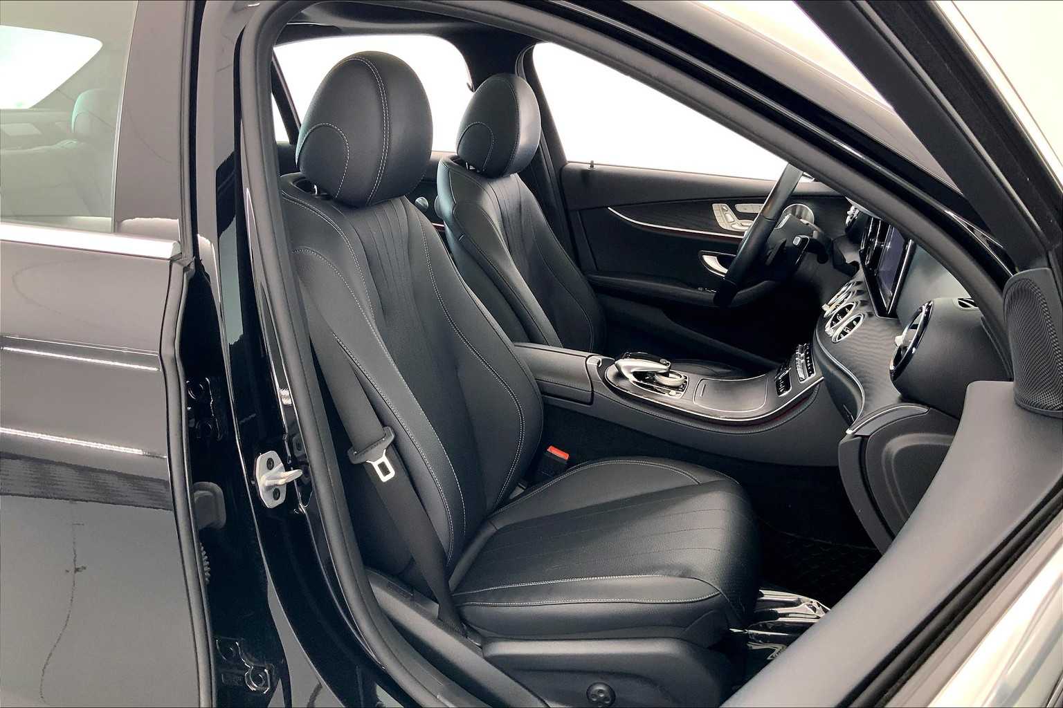 Thumbnail: 2019 Mercedes-Benz E-Class - 14